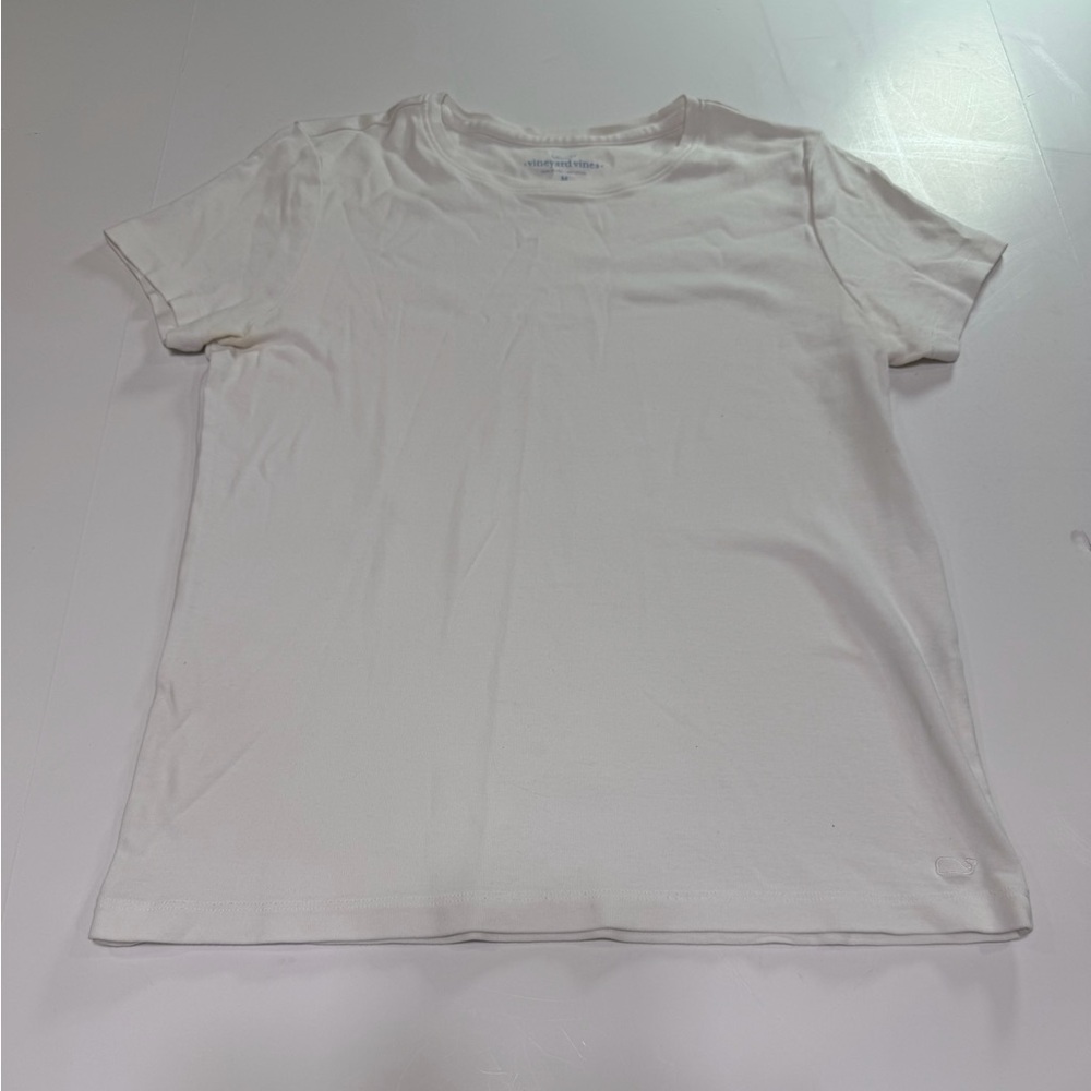 Vineyard Vines White Tee Womens size medium fitted